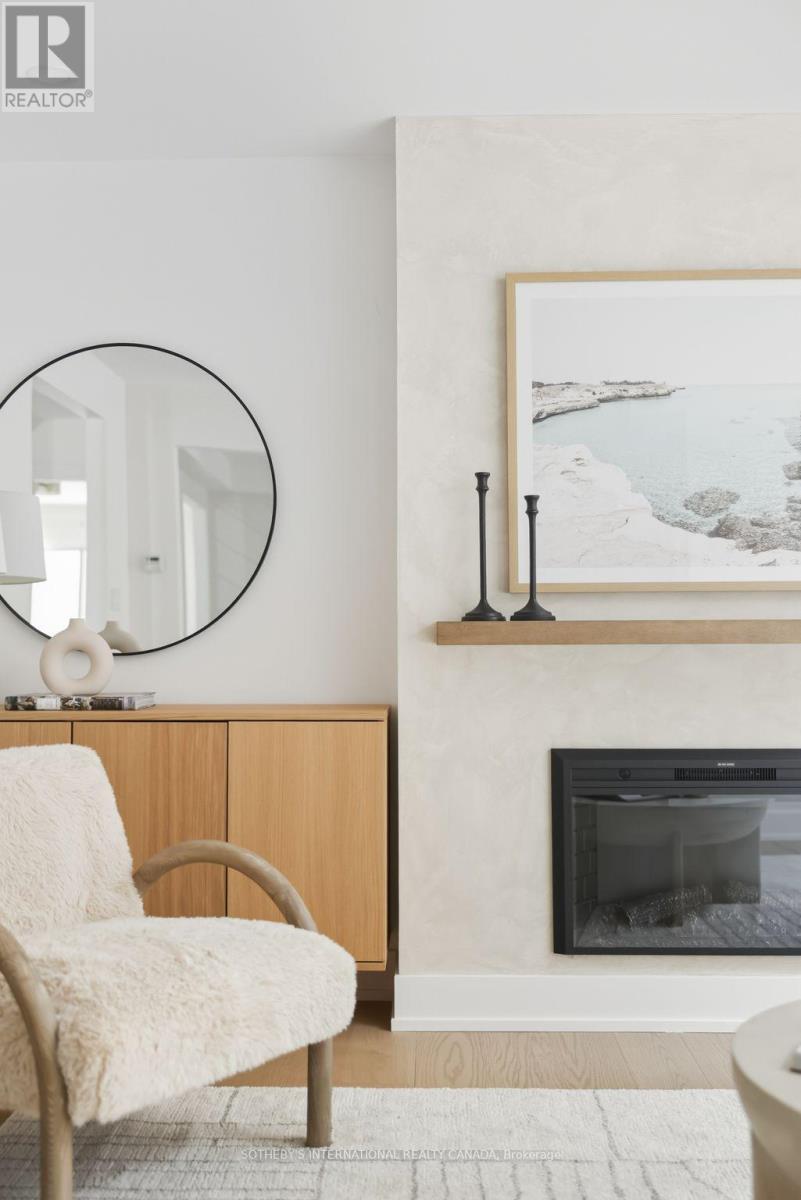 4 Dersingham Crescent, Markham, Ontario  L3T 4E7 - Photo 17 - N12782984