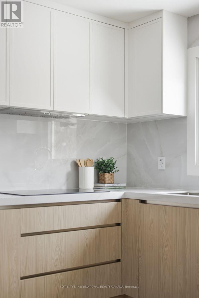 4 Dersingham Crescent, Markham, Ontario  L3T 4E7 - Photo 25 - N12782984