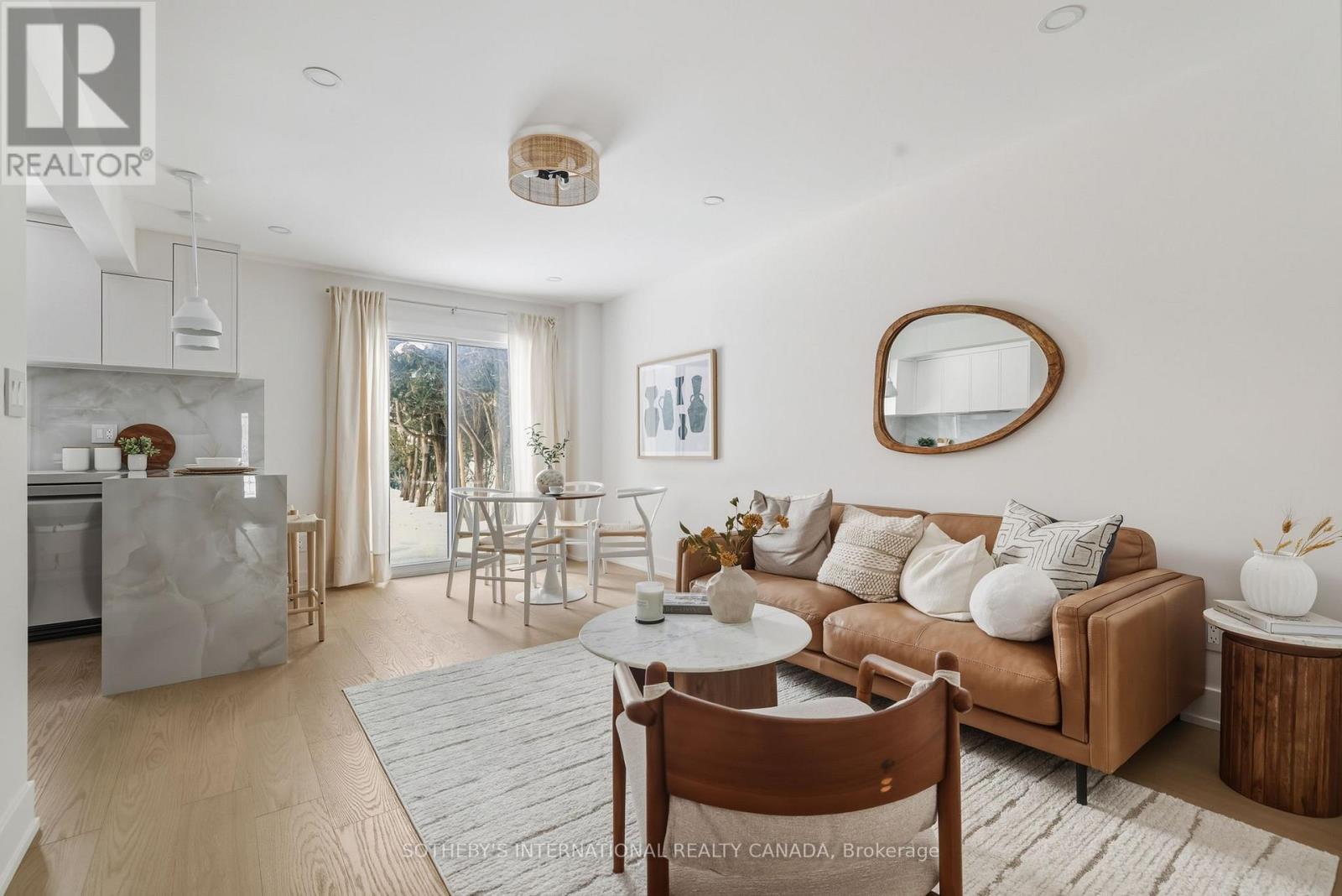 4 Dersingham Crescent, Markham, Ontario  L3T 4E7 - Photo 12 - N12782984