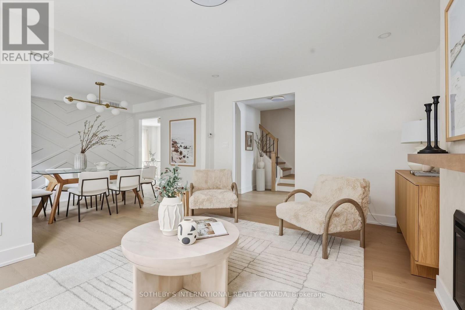 4 Dersingham Crescent, Markham, Ontario  L3T 4E7 - Photo 10 - N12782984