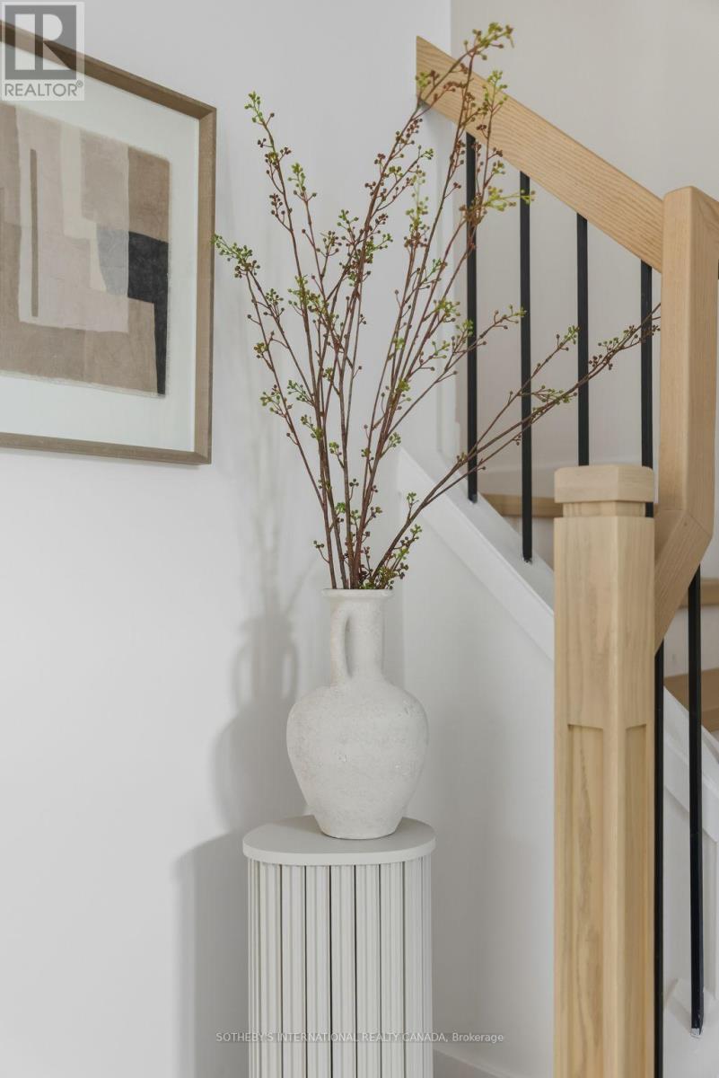 4 Dersingham Crescent, Markham, Ontario  L3T 4E7 - Photo 7 - N12782984