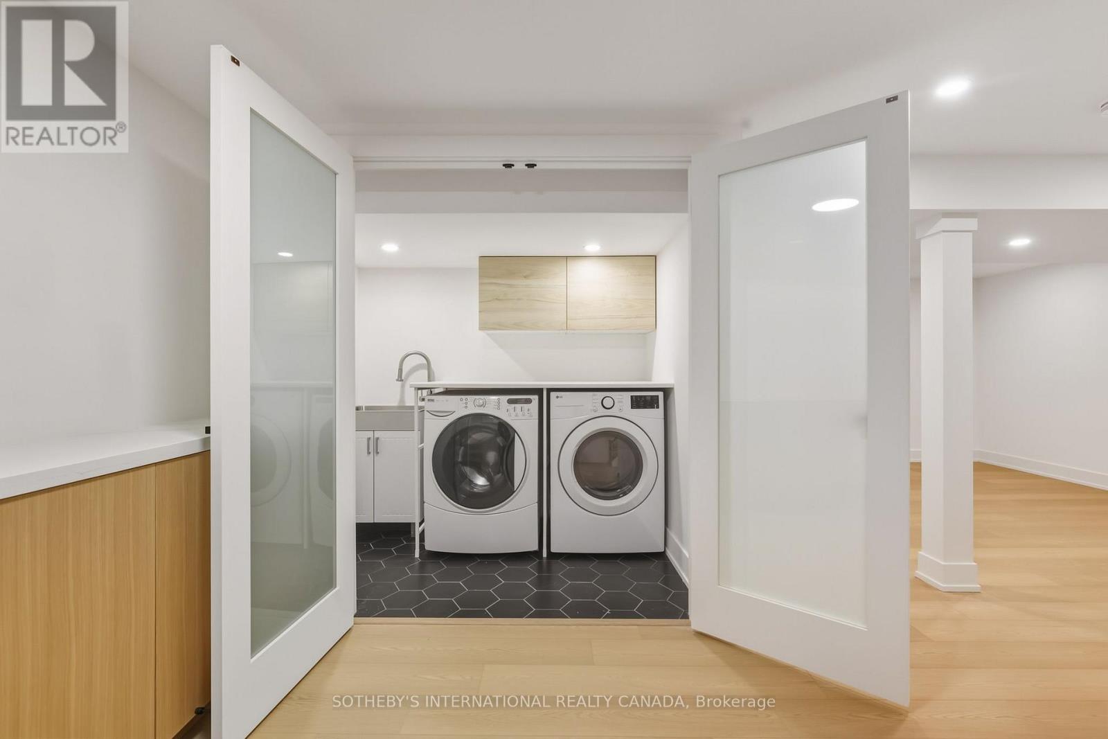 4 Dersingham Crescent, Markham, Ontario  L3T 4E7 - Photo 49 - N12782984