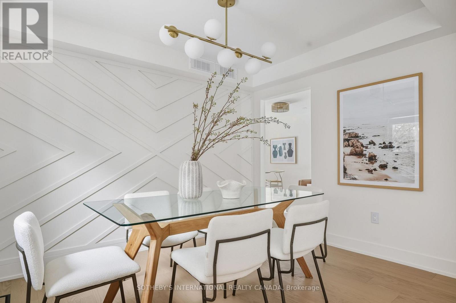 4 Dersingham Crescent, Markham, Ontario  L3T 4E7 - Photo 8 - N12782984