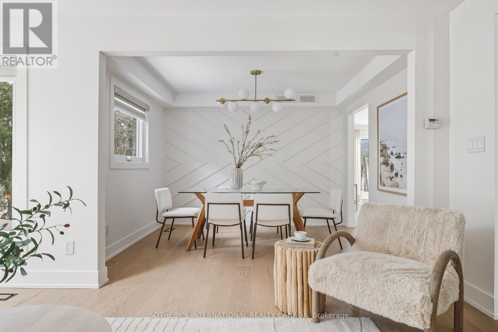 4 Dersingham Crescent, Markham, Ontario  L3T 4E7 - Photo 9 - N12782984