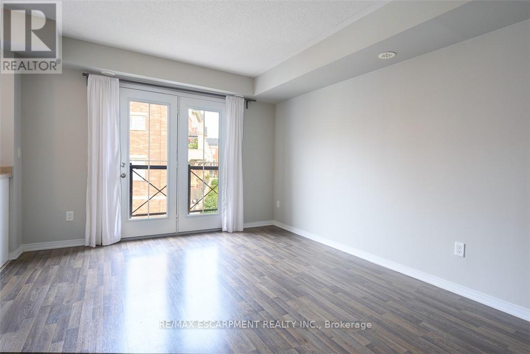 9 - 31 Hays Boulevard, Oakville, Ontario  L6H 0J1 - Photo 6 - W12785048