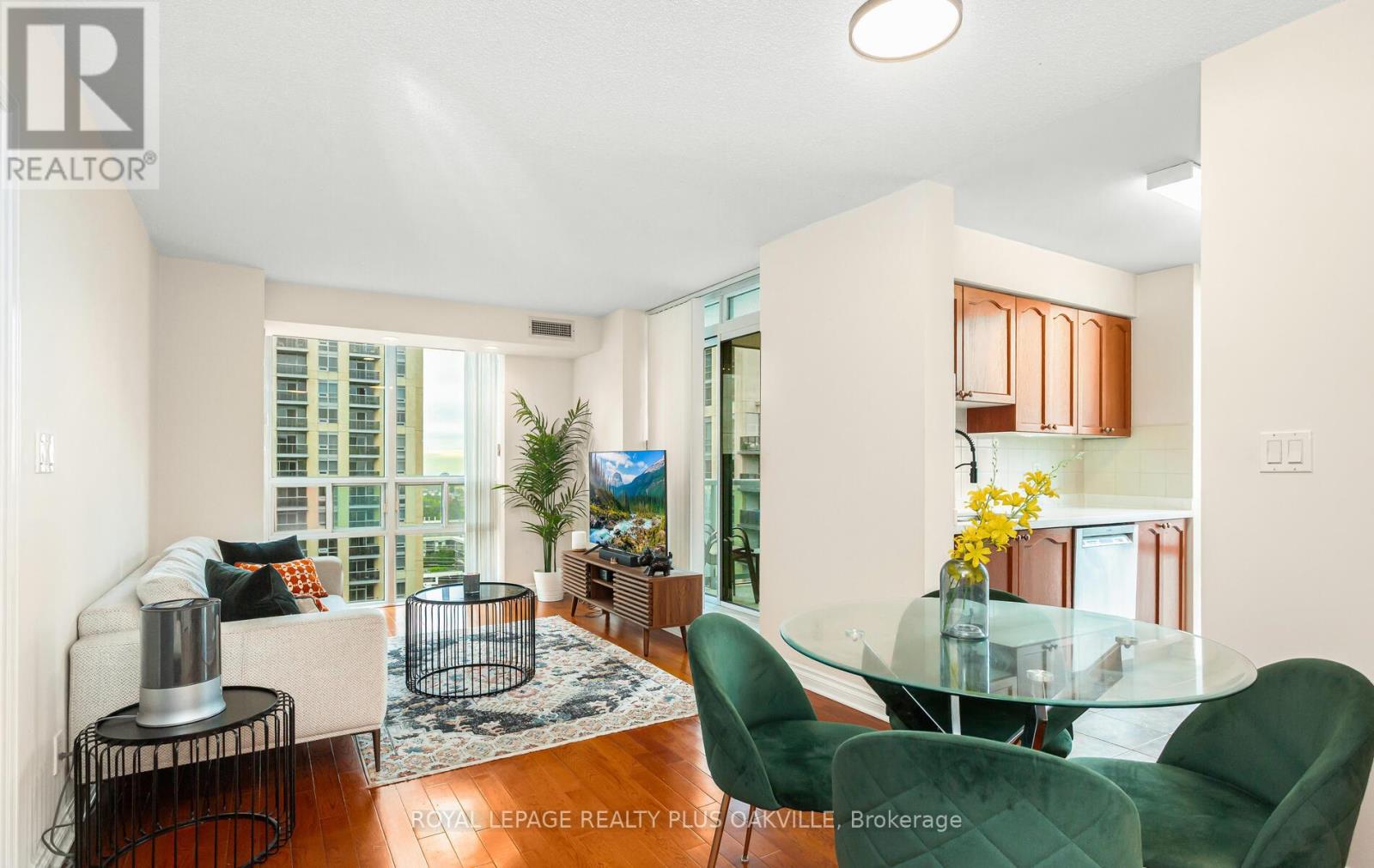 Lph07 - 7 Michael Power Place, Toronto (Islington-City Centre West), Ontario  M9A 0A4 - Photo 16 - W12785056