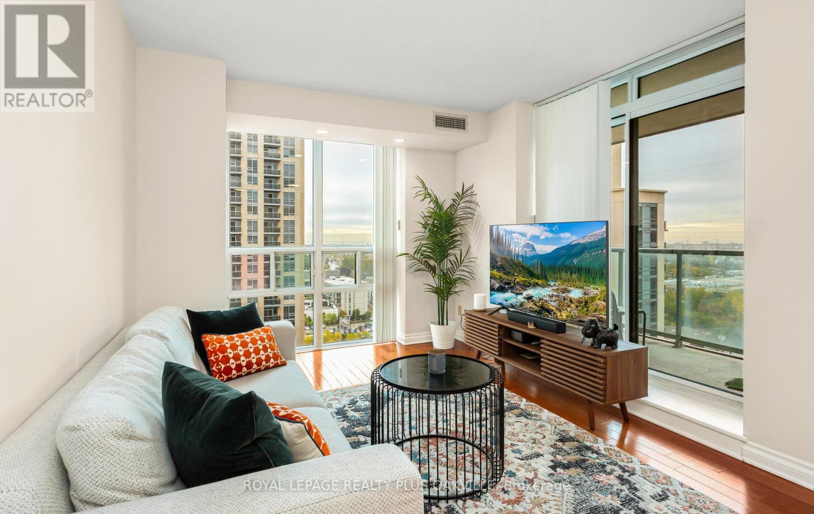 Lph07 - 7 Michael Power Place, Toronto (Islington-City Centre West), Ontario  M9A 0A4 - Photo 18 - W12785056