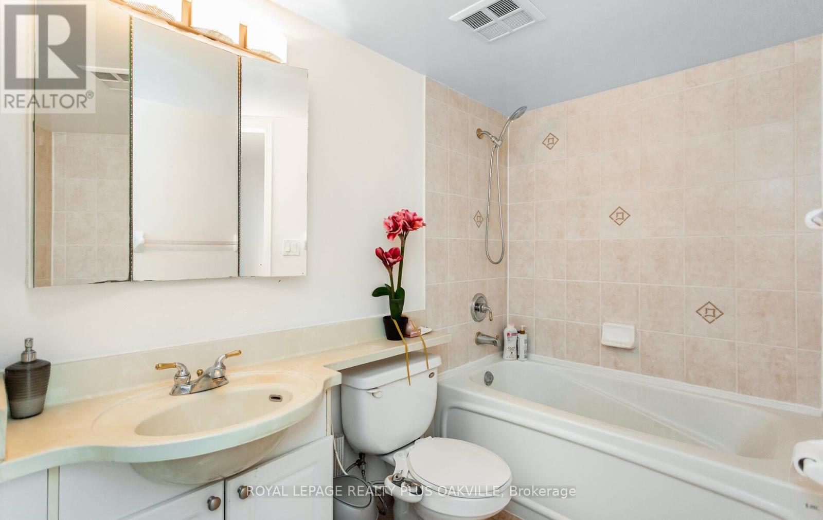 Lph07 - 7 Michael Power Place, Toronto (Islington-City Centre West), Ontario  M9A 0A4 - Photo 36 - W12785056