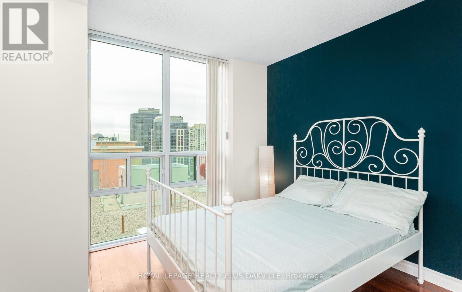 Lph07 - 7 Michael Power Place, Toronto (Islington-City Centre West), Ontario  M9A 0A4 - Photo 37 - W12785056