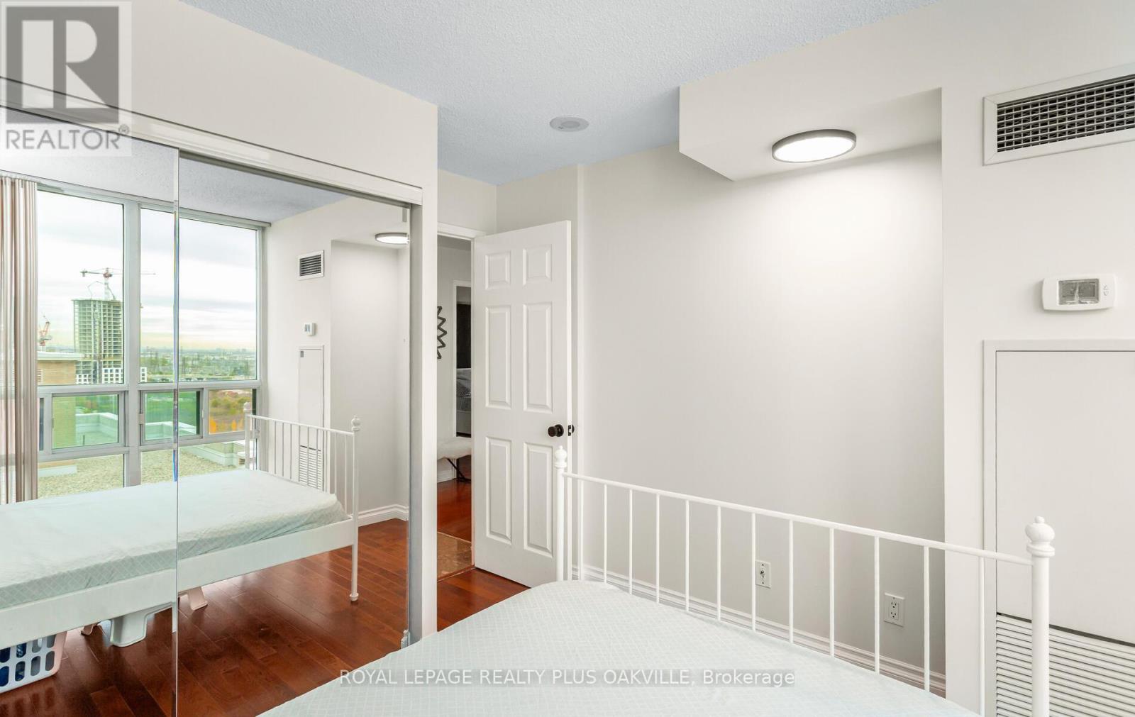 Lph07 - 7 Michael Power Place, Toronto (Islington-City Centre West), Ontario  M9A 0A4 - Photo 39 - W12785056