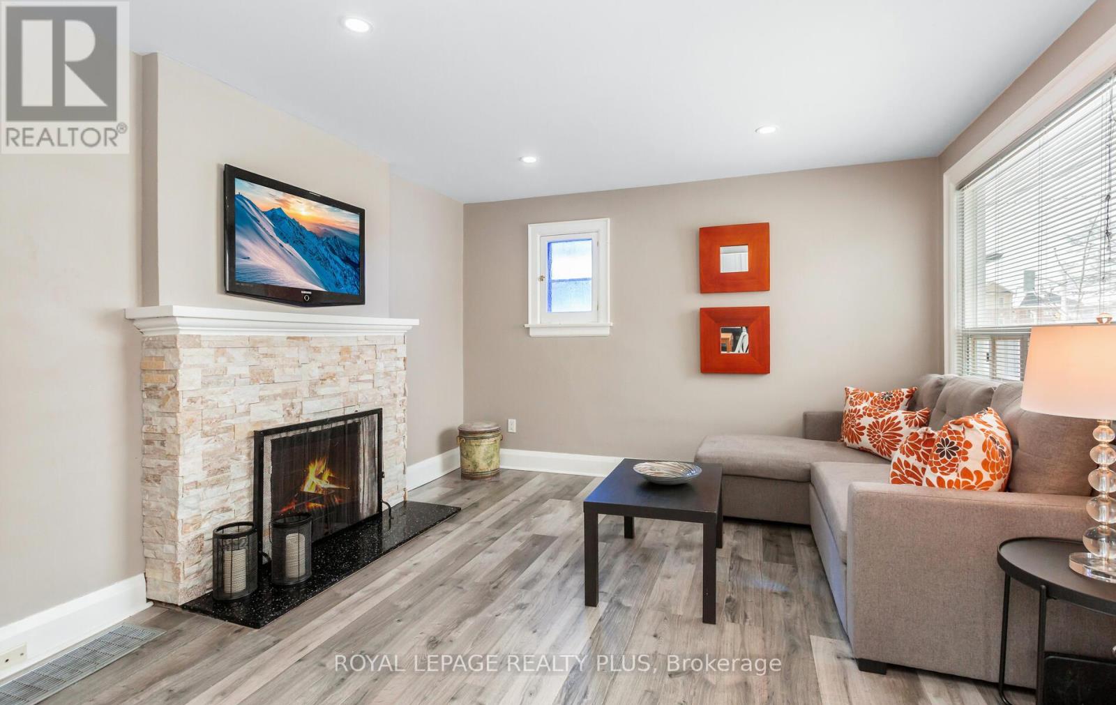 9 Ewing Street, Halton Hills, Ontario  L7G 2P6 - Photo 5 - W12785078