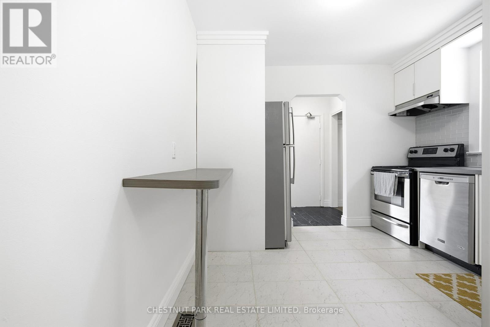 2 - 39 Penhurst Avenue, Toronto, Ontario  M8Y 3A9 - Photo 12 - W12785126