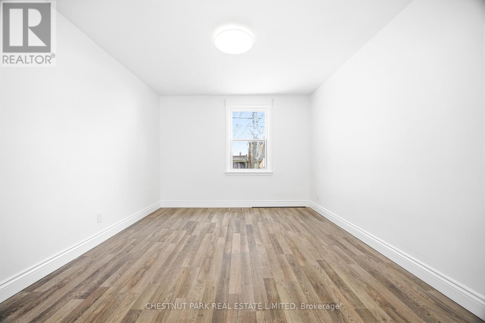 2 - 39 Penhurst Avenue, Toronto, Ontario  M8Y 3A9 - Photo 17 - W12785126