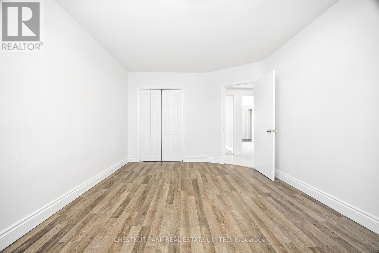 2 - 39 Penhurst Avenue, Toronto, Ontario  M8Y 3A9 - Photo 18 - W12785126