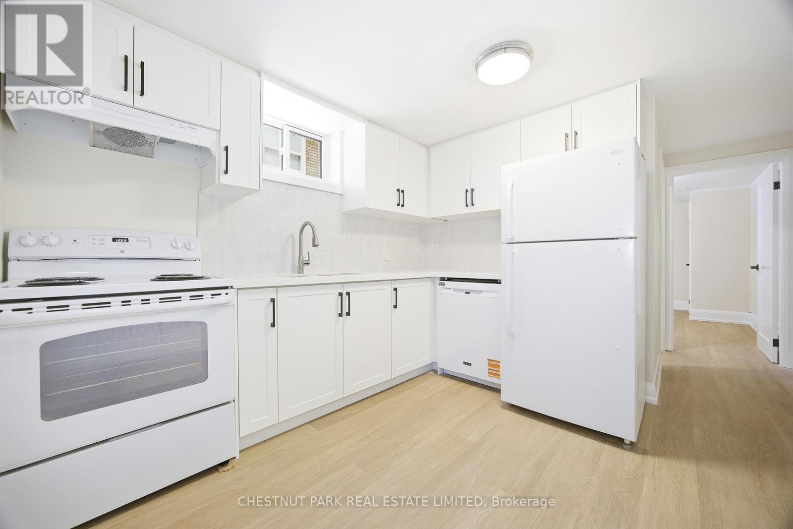 1 - 39 Penhurst Avenue, Toronto, Ontario  M8Y 3A9 - Photo 8 - W12785128