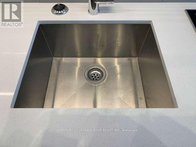 216 - 21 Park Street E, Mississauga, Ontario  L5G 1L7 - Photo 17 - W12785140