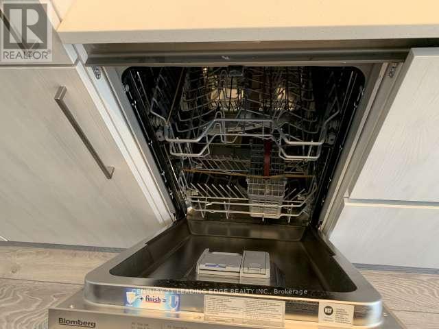 216 - 21 Park Street E, Mississauga, Ontario  L5G 1L7 - Photo 19 - W12785140