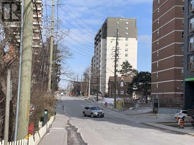 216 - 21 Park Street E, Mississauga, Ontario  L5G 1L7 - Photo 37 - W12785140