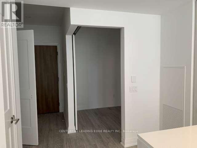216 - 21 Park Street E, Mississauga, Ontario  L5G 1L7 - Photo 7 - W12785140
