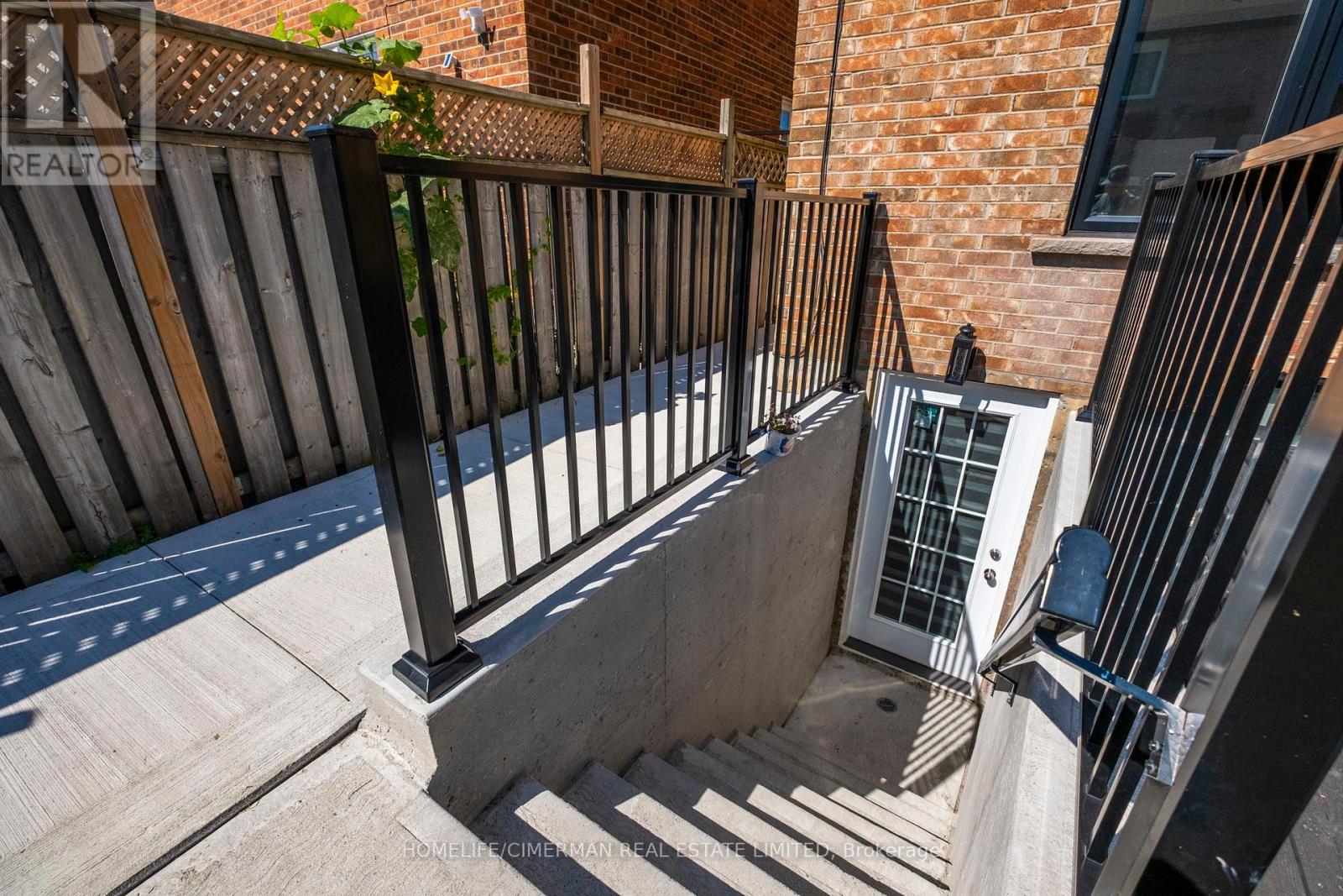 39 Stanwell Drive, Brampton, Ontario  L6Z 3Y8 - Photo 45 - W12785164