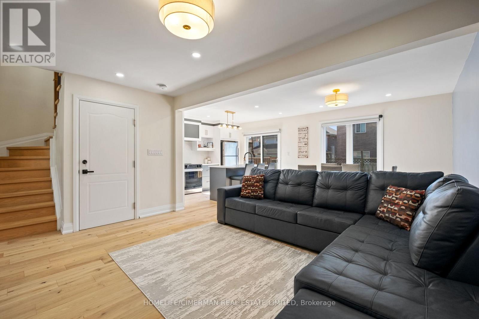 39 Stanwell Drive, Brampton, Ontario  L6Z 3Y8 - Photo 7 - W12785164