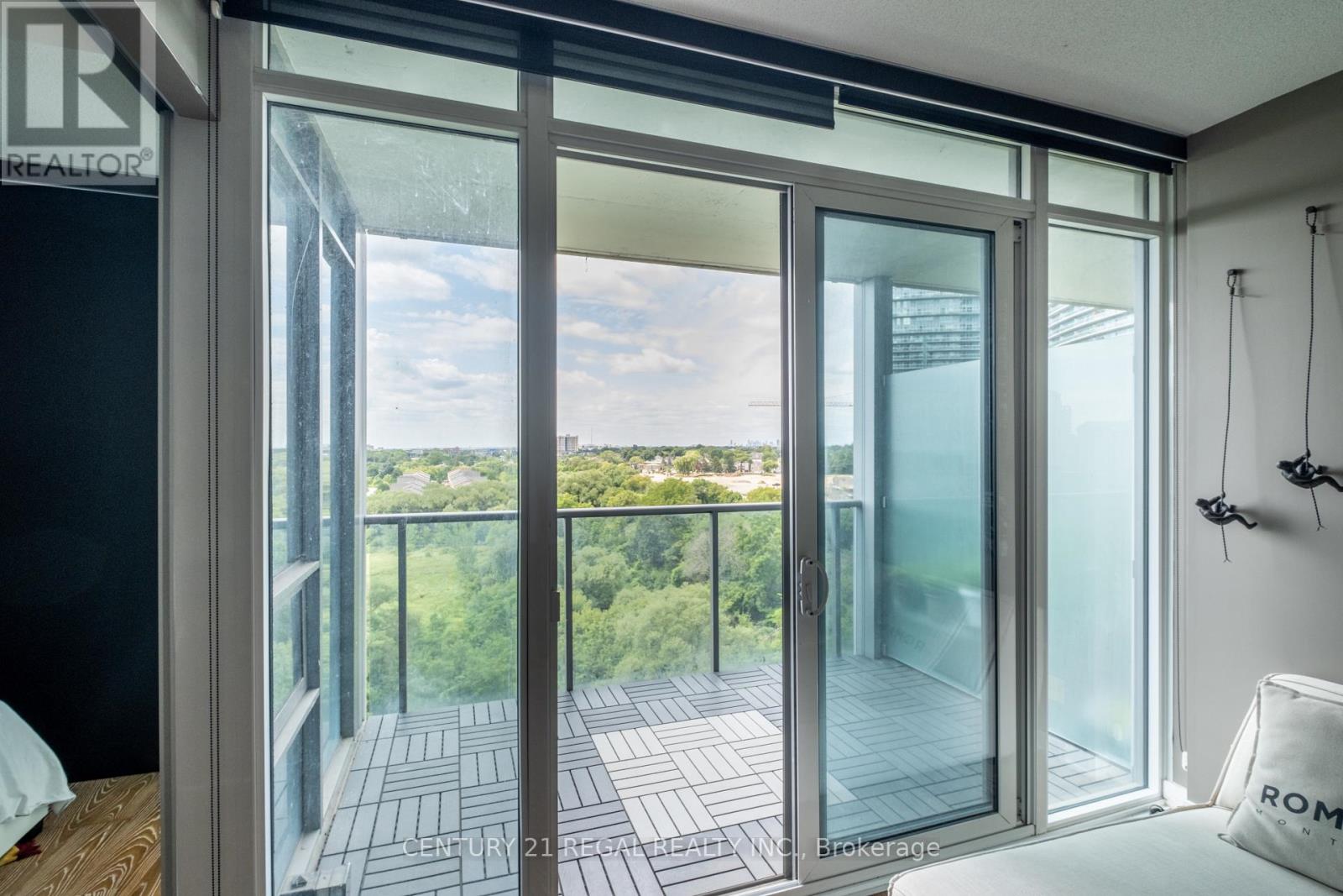 1003 - 88 Park Lawn Road, Toronto, Ontario  M8Y 0B5 - Photo 4 - W12785176