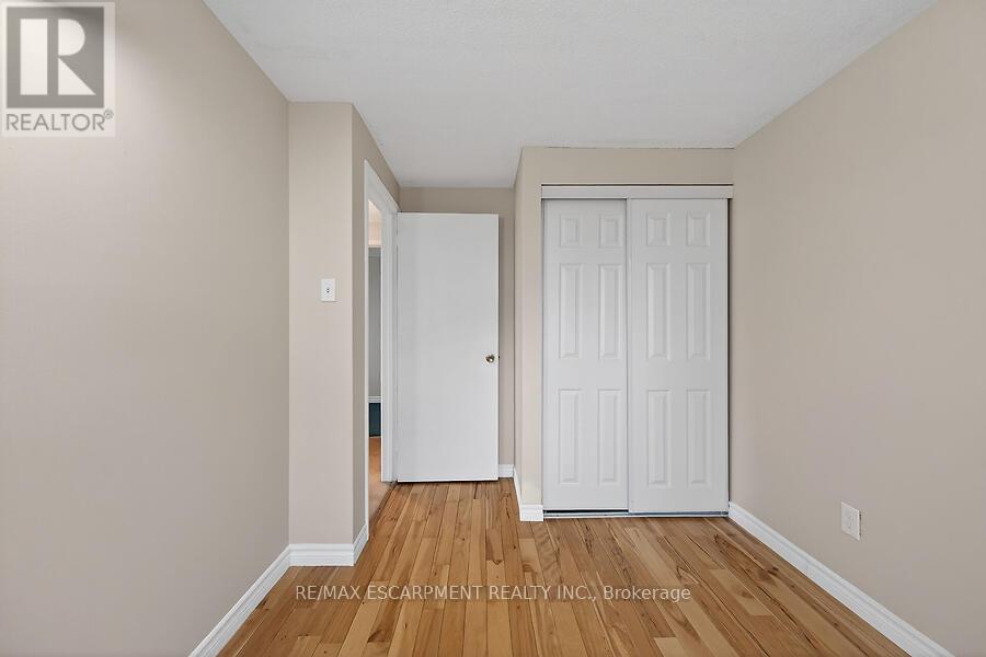 16 Golden Orchard Drive, Hamilton, Ontario  L9C 6J5 - Photo 18 - X12785076