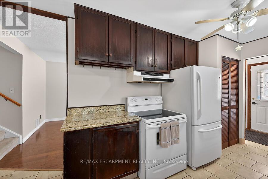 16 Golden Orchard Drive, Hamilton, Ontario  L9C 6J5 - Photo 9 - X12785076