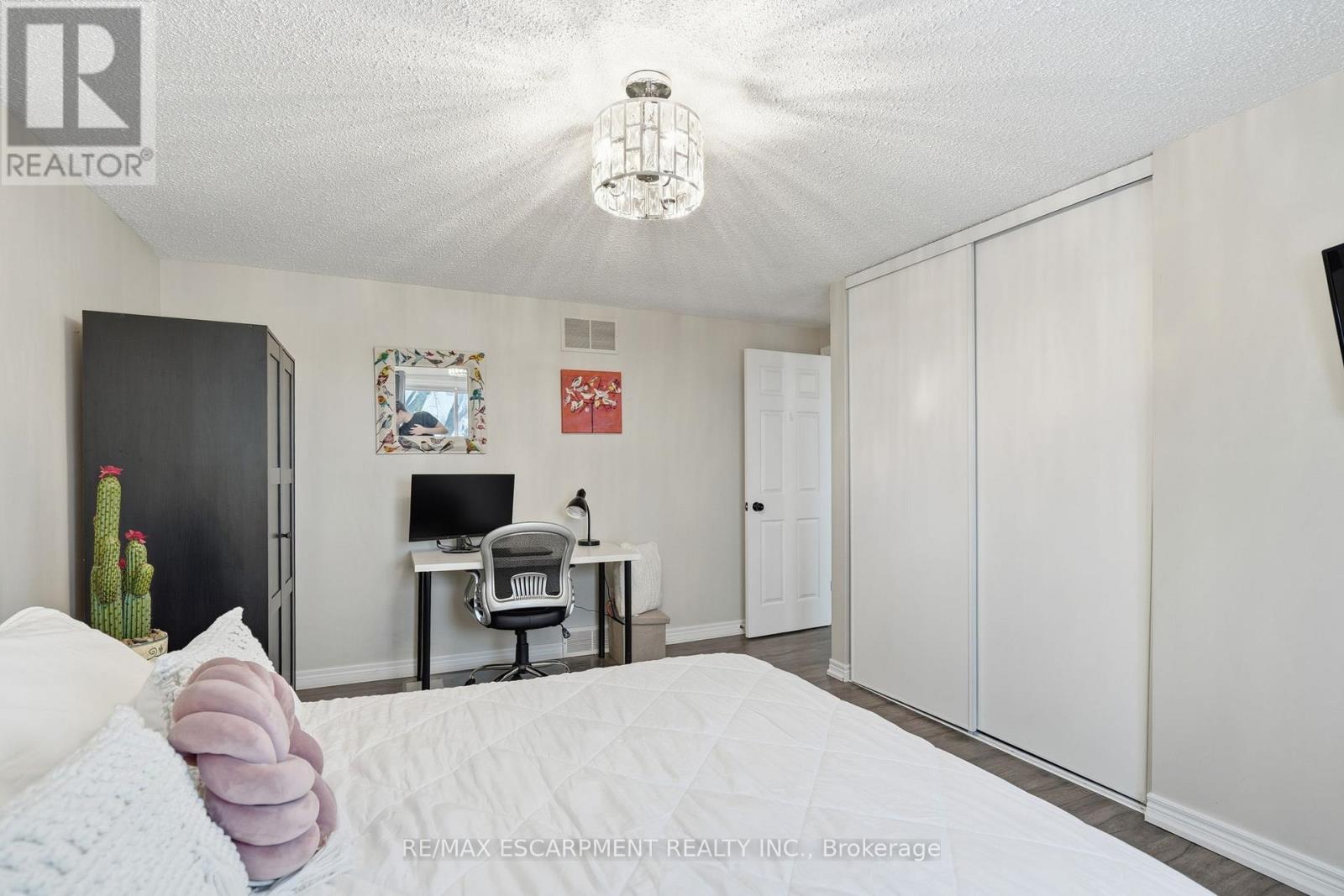 24 Braeheid Avenue, Hamilton, Ontario  L8B 0C5 - Photo 24 - X12785092