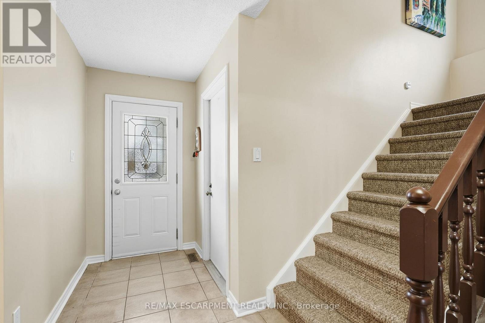 24 Braeheid Avenue, Hamilton, Ontario  L8B 0C5 - Photo 4 - X12785092