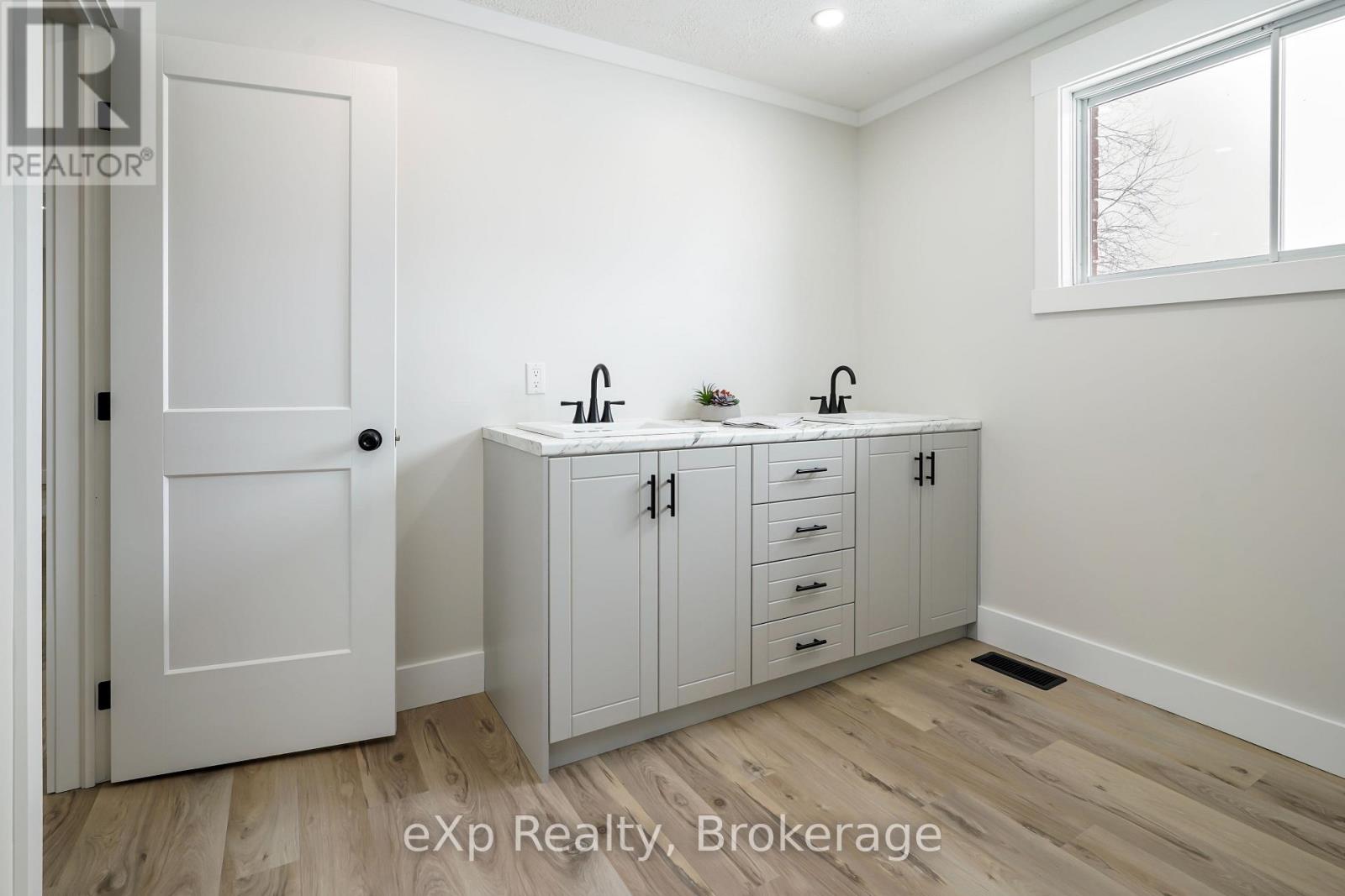 221 Queen Street, Chatham-Kent, Ontario  N0P 1T0 - Photo 22 - X12785240