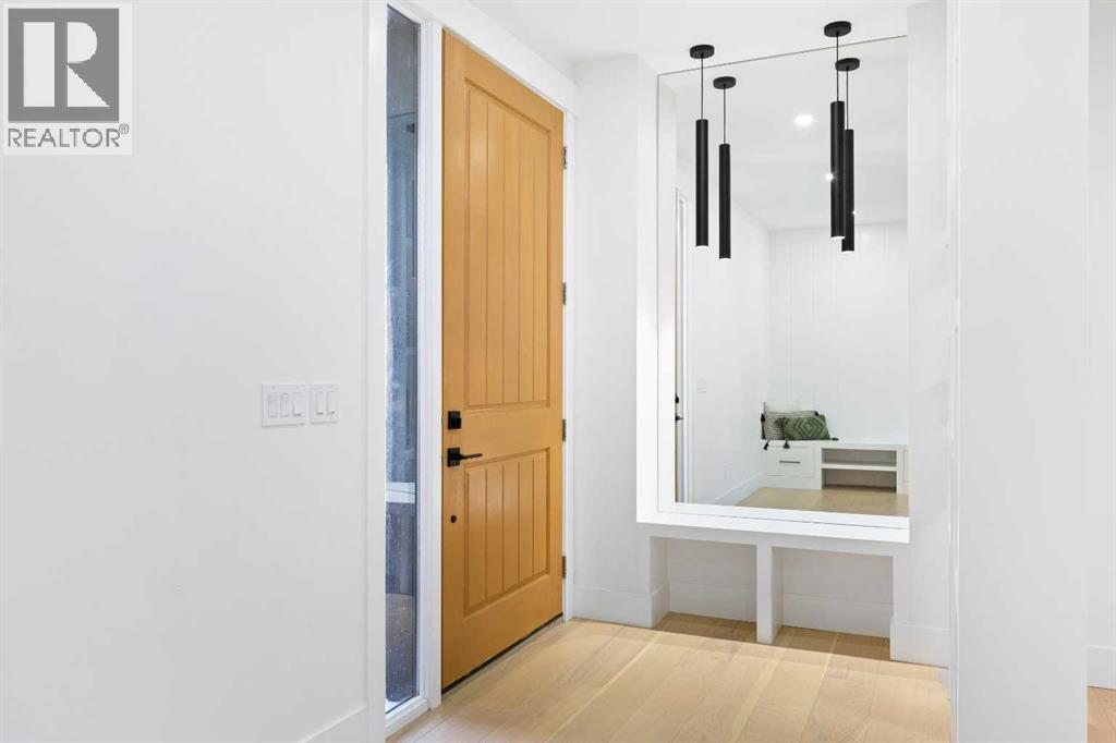 21 Sunvalley View, Cochrane, Alberta  T4C 0X8 - Photo 4 - A2274587