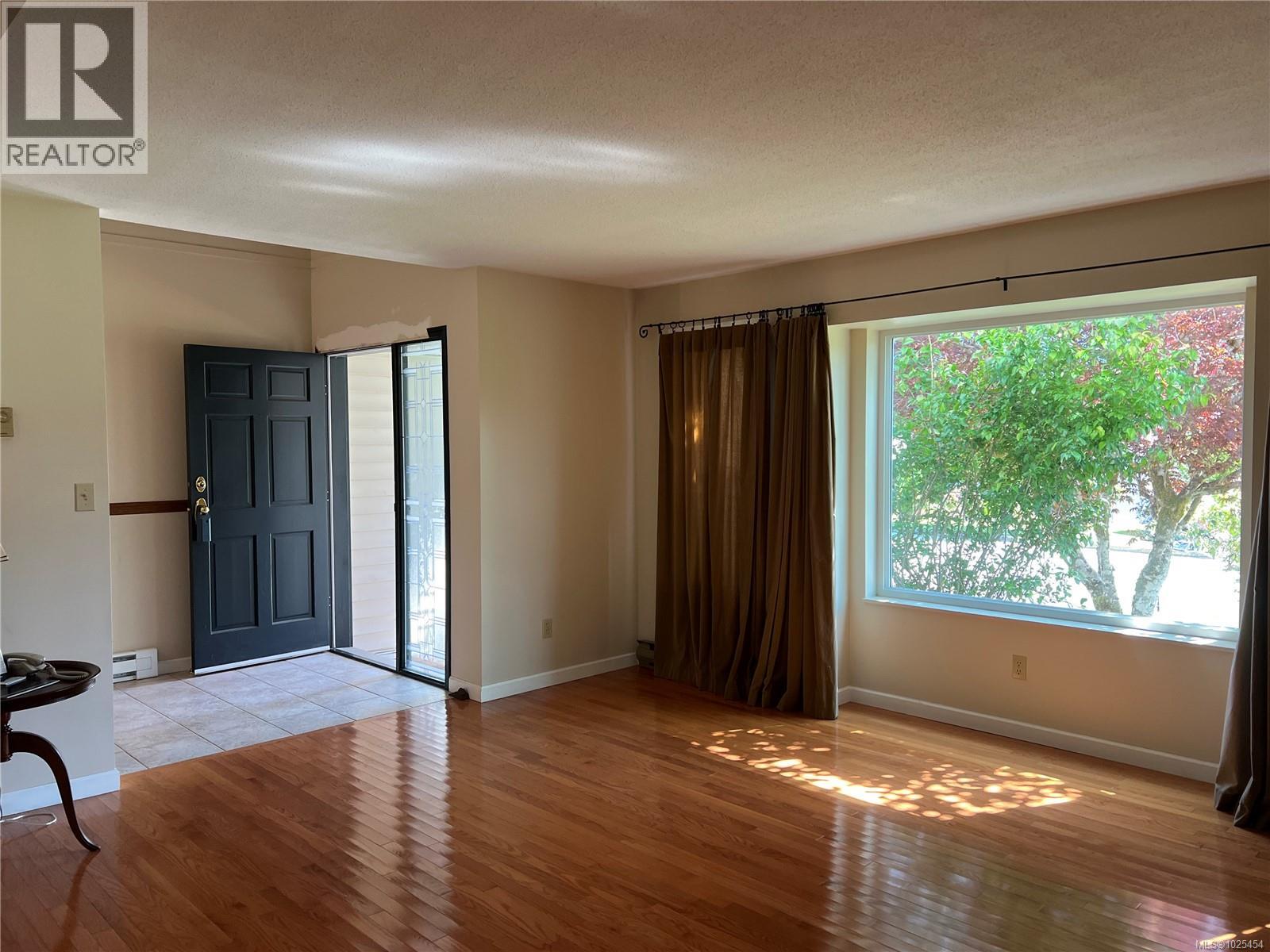 492 Cedar Cres, Gold River, British Columbia  V0P 1G0 - Photo 5 - 1025454