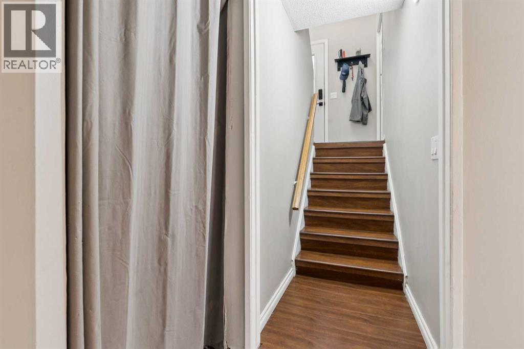 70 Midridge Gardens Se, Calgary, Alberta  T2X 1C3 - Photo 11 - A2282145