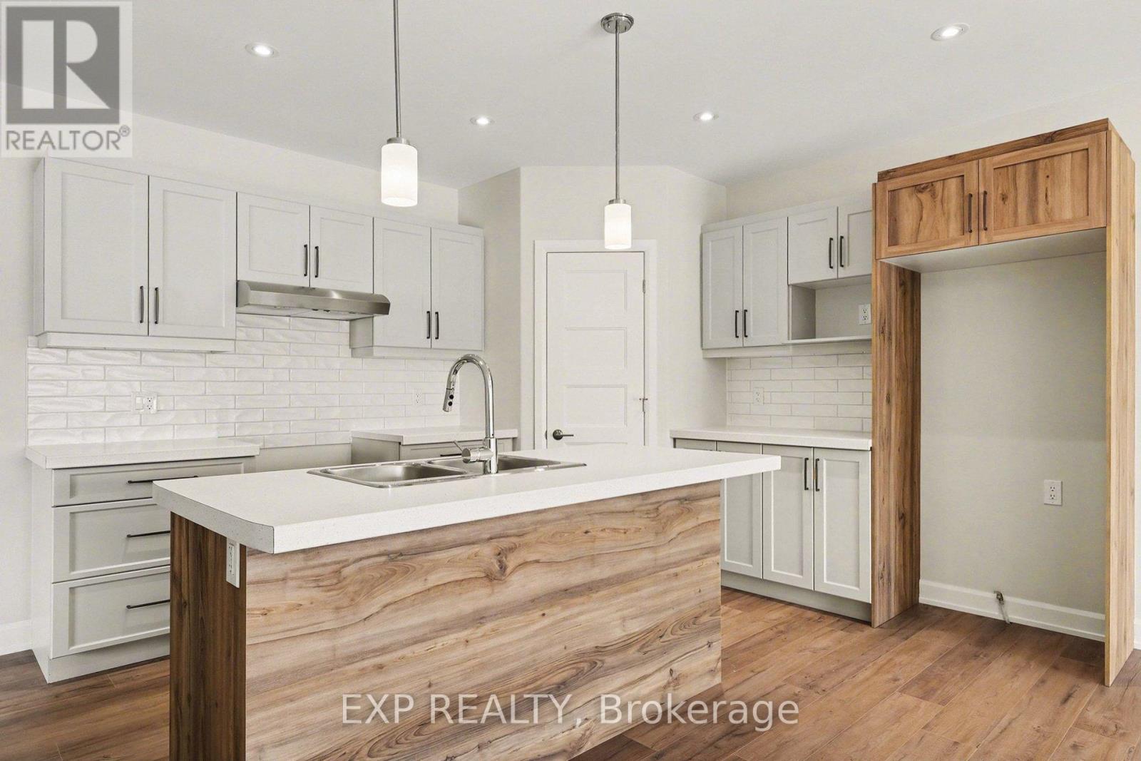 440 Falcon Lane, Russell, Ontario  K4R 0M5 - Photo 8 - X12785198