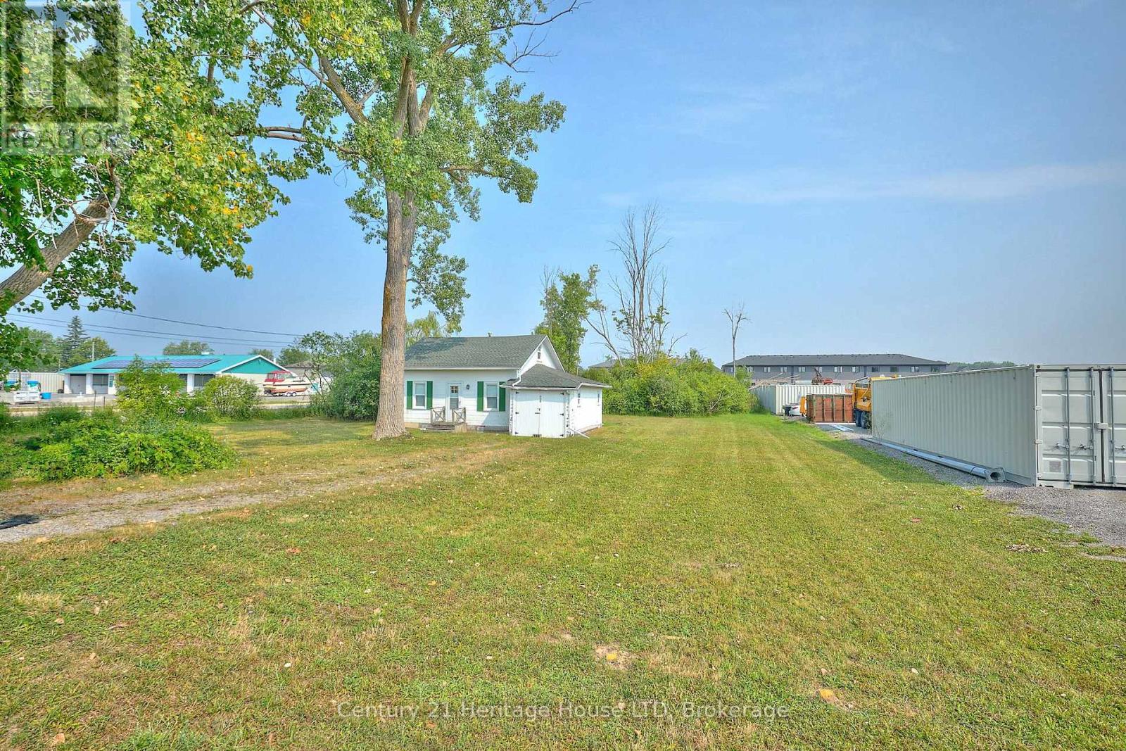 938 Garrison Road, Fort Erie, Ontario  L2A 1N7 - Photo 2 - X12785182