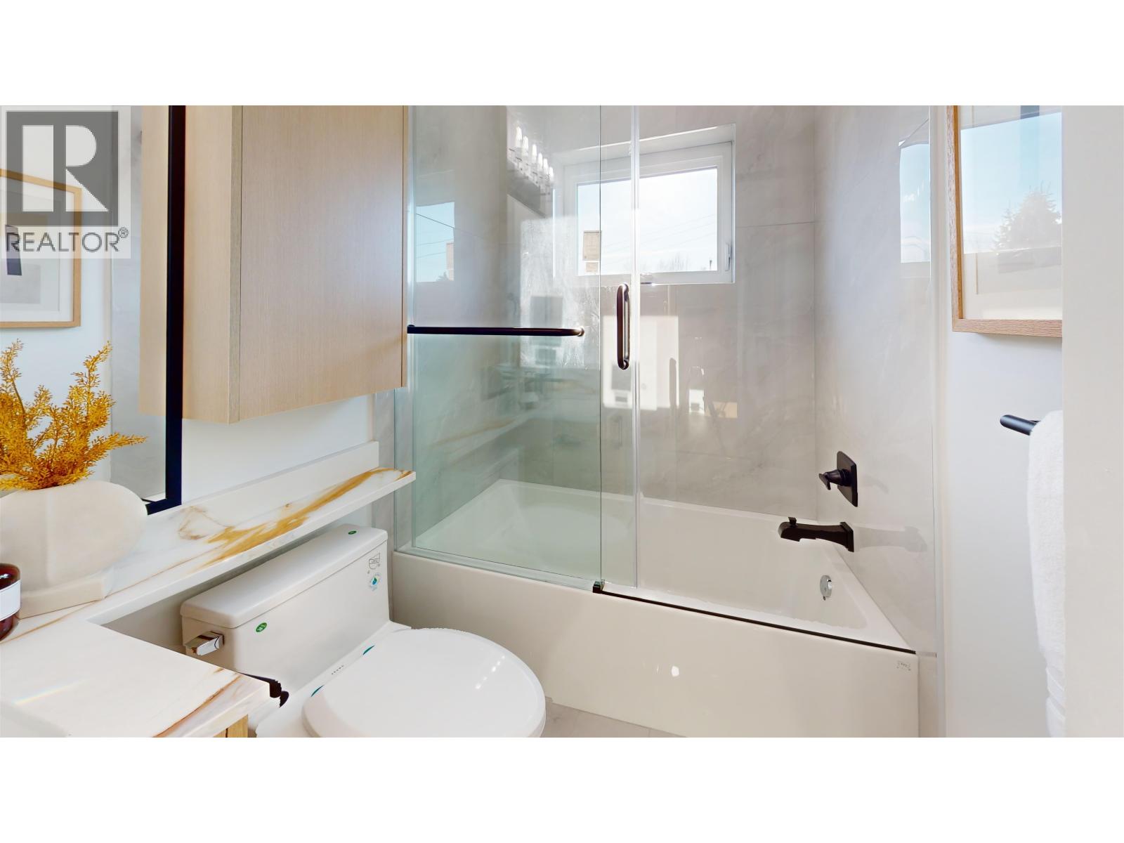 2825 Dundas Street, Vancouver, British Columbia  V5K 1R5 - Photo 13 - R3089511