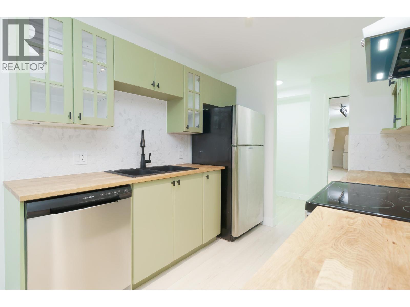 201 22351 St Anne Avenue, Maple Ridge, British Columbia  V2X 2E7 - Photo 8 - R3089529