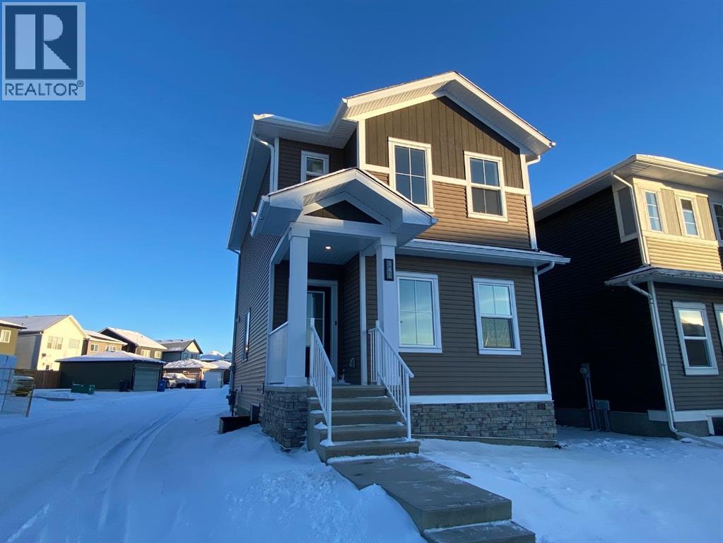 341 Ellen Park, Crossfield, Alberta