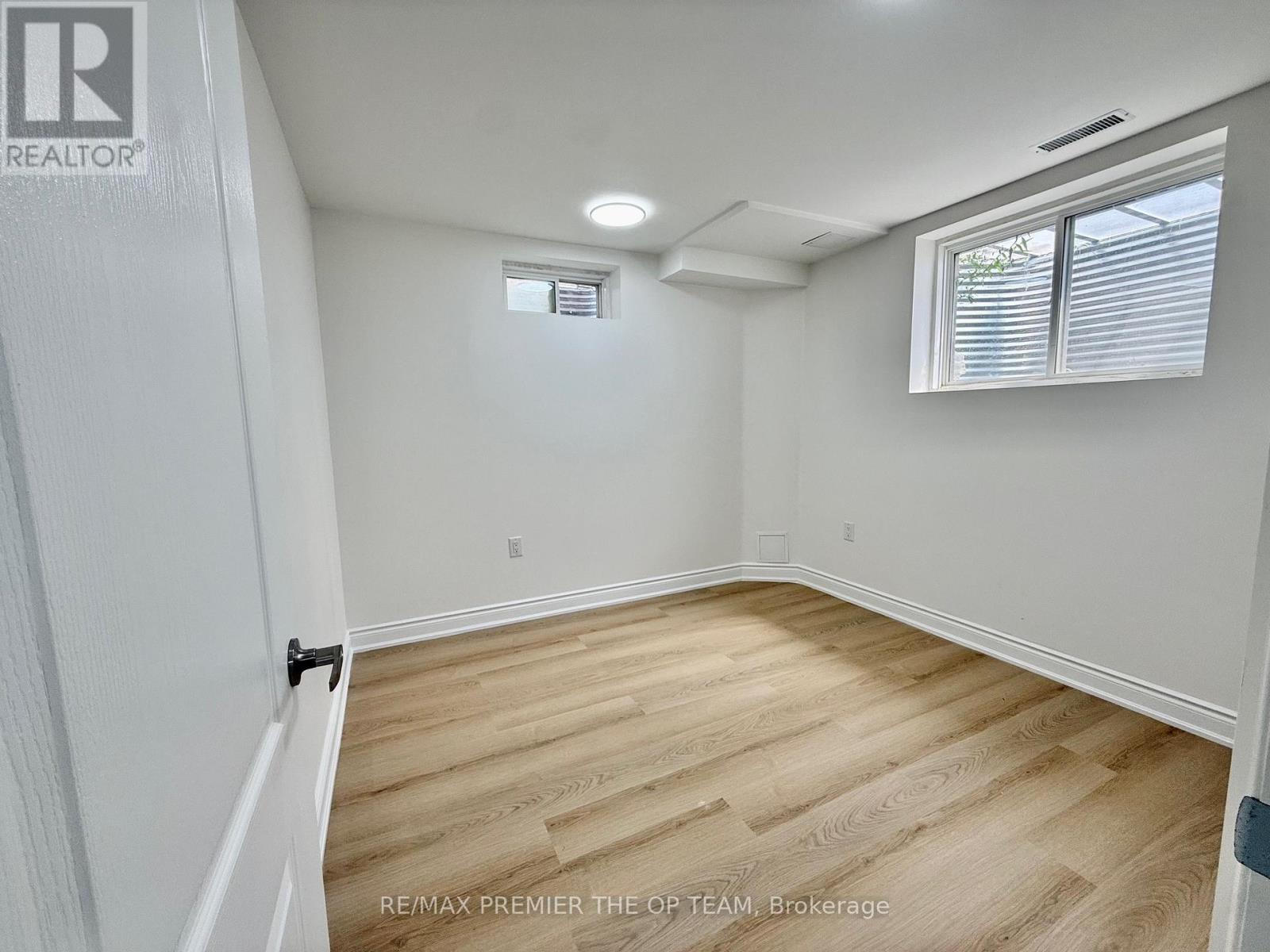 Bsmt - 62 Phoenix Boulevard, Barrie, Ontario  L9J 0P7 - Photo 3 - S12785258