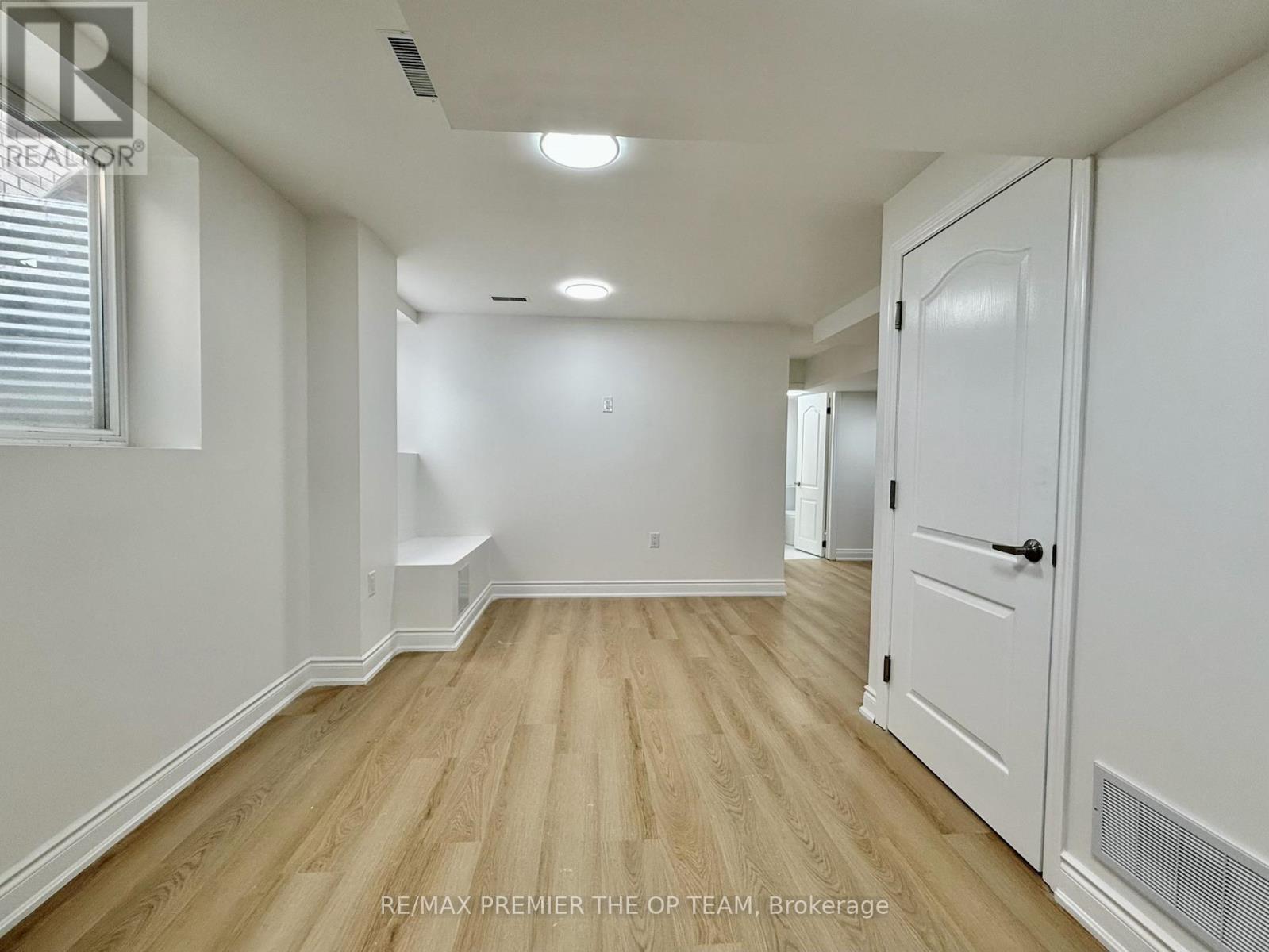 Bsmt - 62 Phoenix Boulevard, Barrie, Ontario  L9J 0P7 - Photo 7 - S12785258