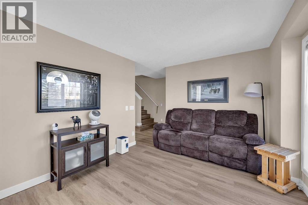 71 Eversyde Heath Sw, Calgary, Alberta  T2Y 4P8 - Photo 6 - A2285086