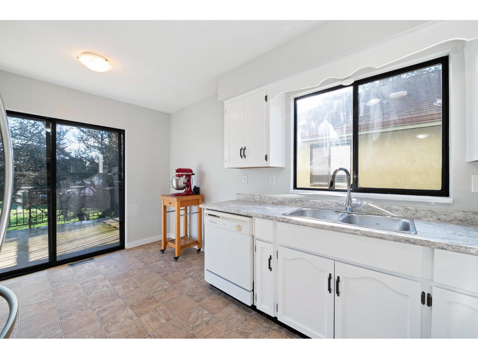 6640 133 Street, Surrey, British Columbia  V3W 8C3 - Photo 3 - R3088840