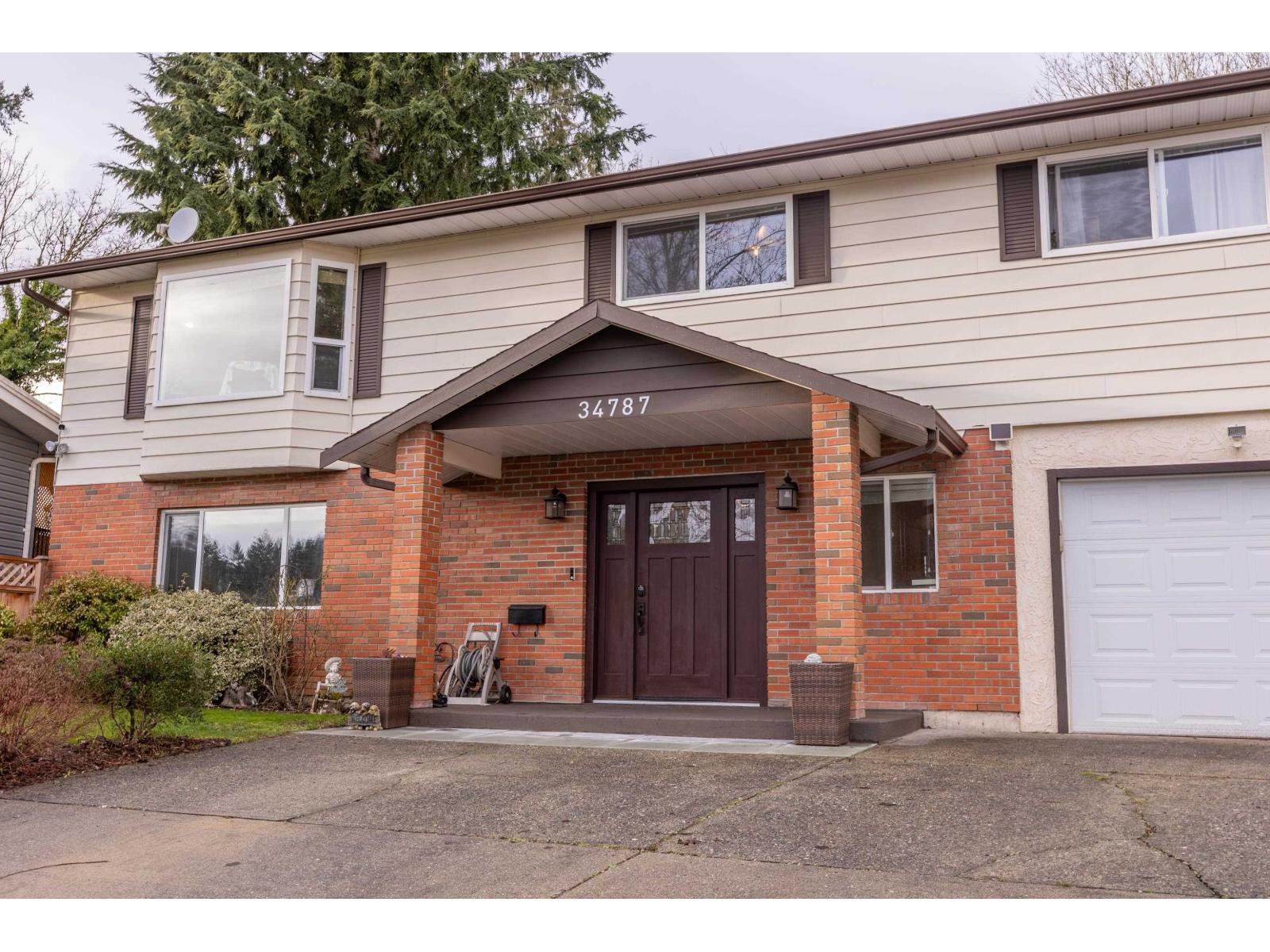34787 Mierau Street, Abbotsford, British Columbia  V2S 5Y3 - Photo 2 - R3089069