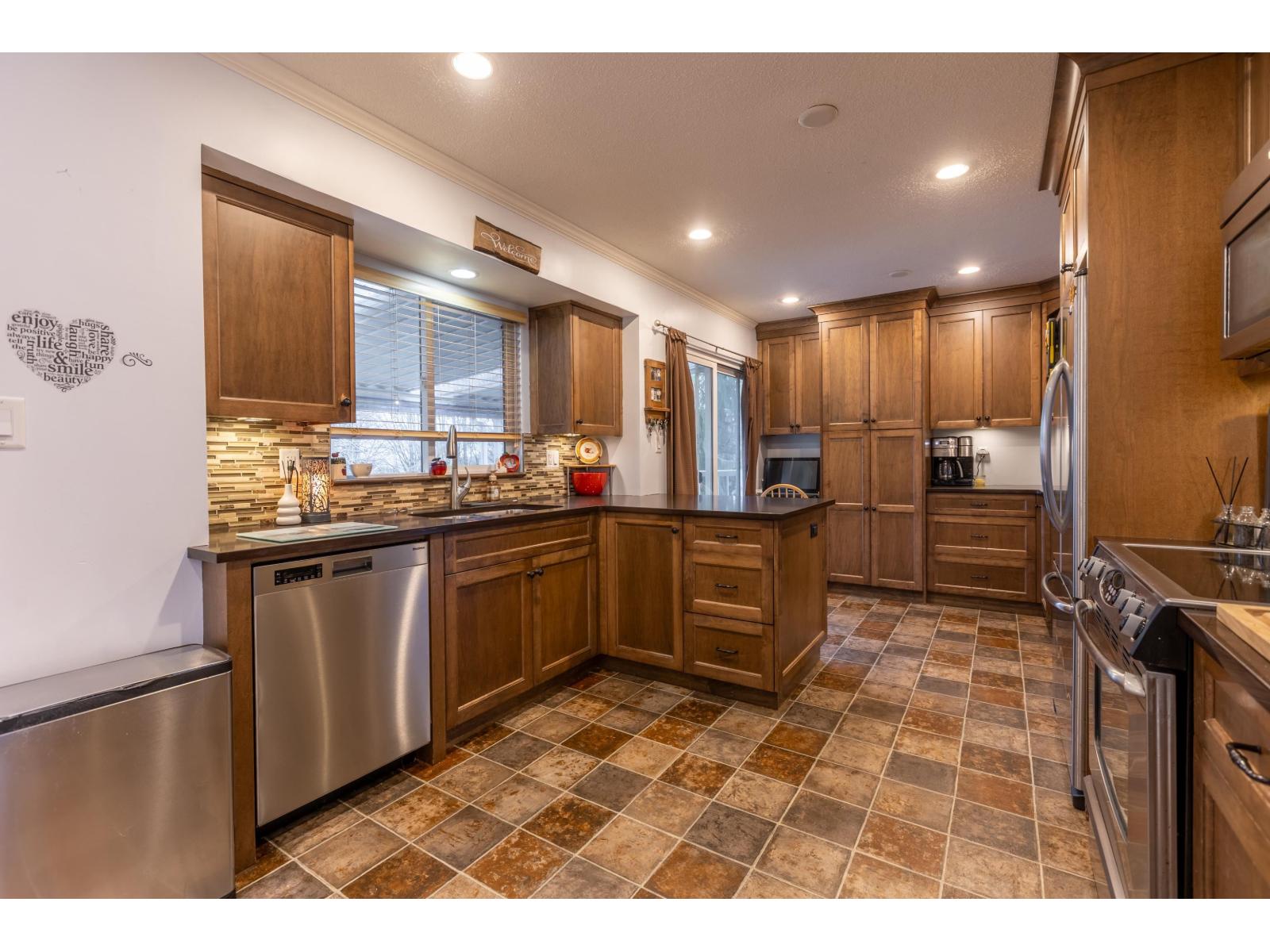 34787 Mierau Street, Abbotsford, British Columbia  V2S 5Y3 - Photo 11 - R3089069