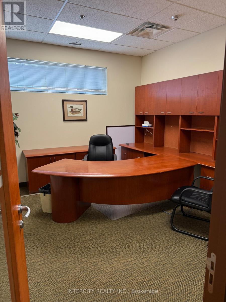 6 - 4646 Dufferin Street, Toronto, Ontario  M3H 5S4 - Photo 6 - W12785200