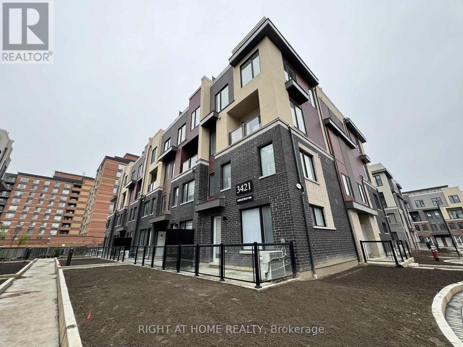 5 - 3421 RIDGEWAY DRIVE, Mississauga, Ontario