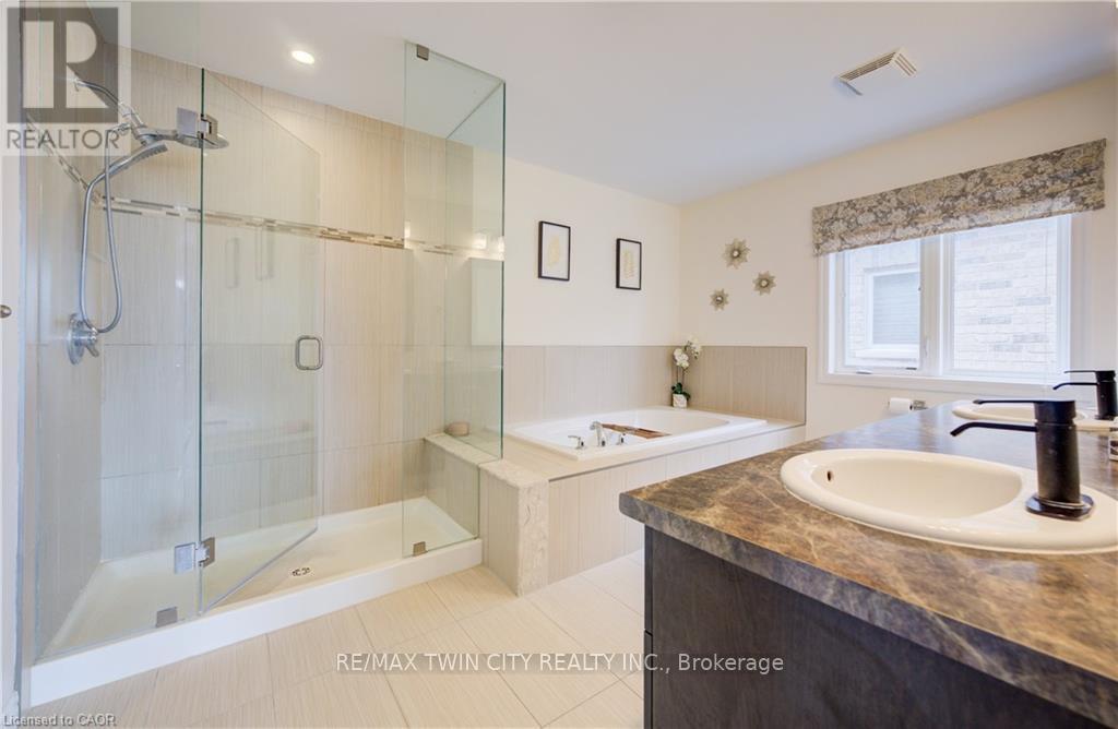 268 Evens Pond Crescent, Kitchener, Ontario  N2R 0B8 - Photo 28 - X12785212