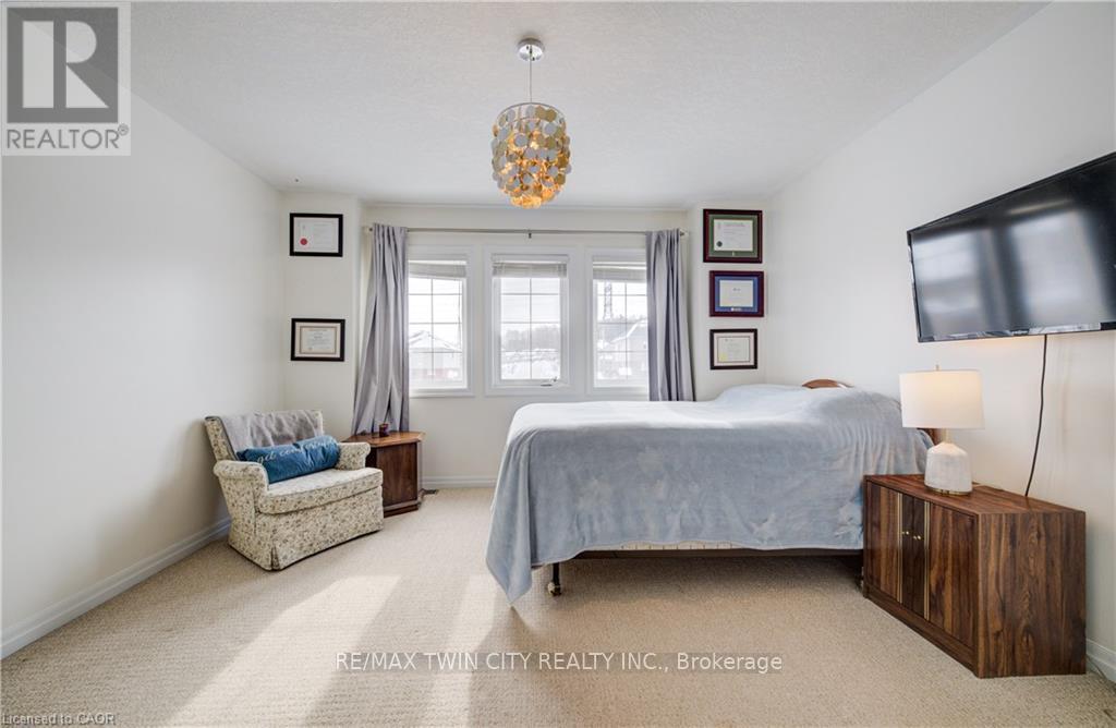 268 Evens Pond Crescent, Kitchener, Ontario  N2R 0B8 - Photo 33 - X12785212