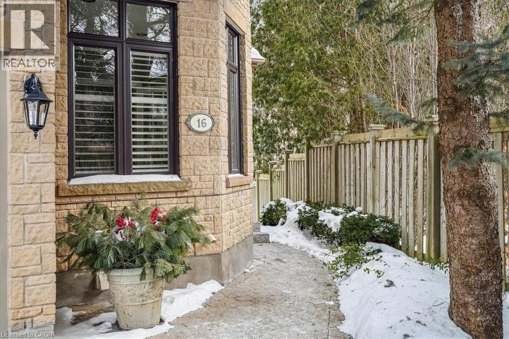 2303 Hill Ridge Court Unit# 16, Oakville, Ontario  L6M 3N3 - Photo 2 - 40803975